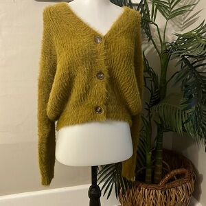 Double Zero Olive Green fuzzy cropped cardigan with functional buttons SZ-L